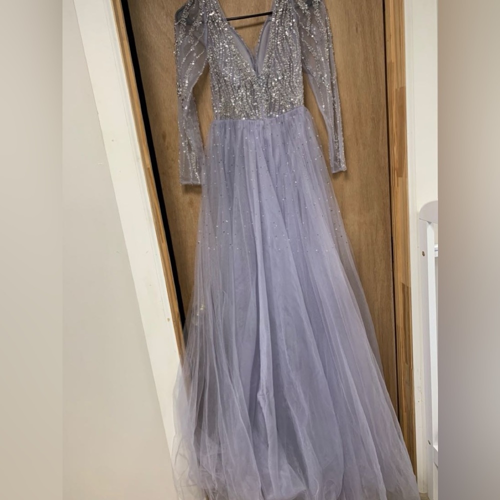 Women fancy wedding dress - Picture 6 of 8